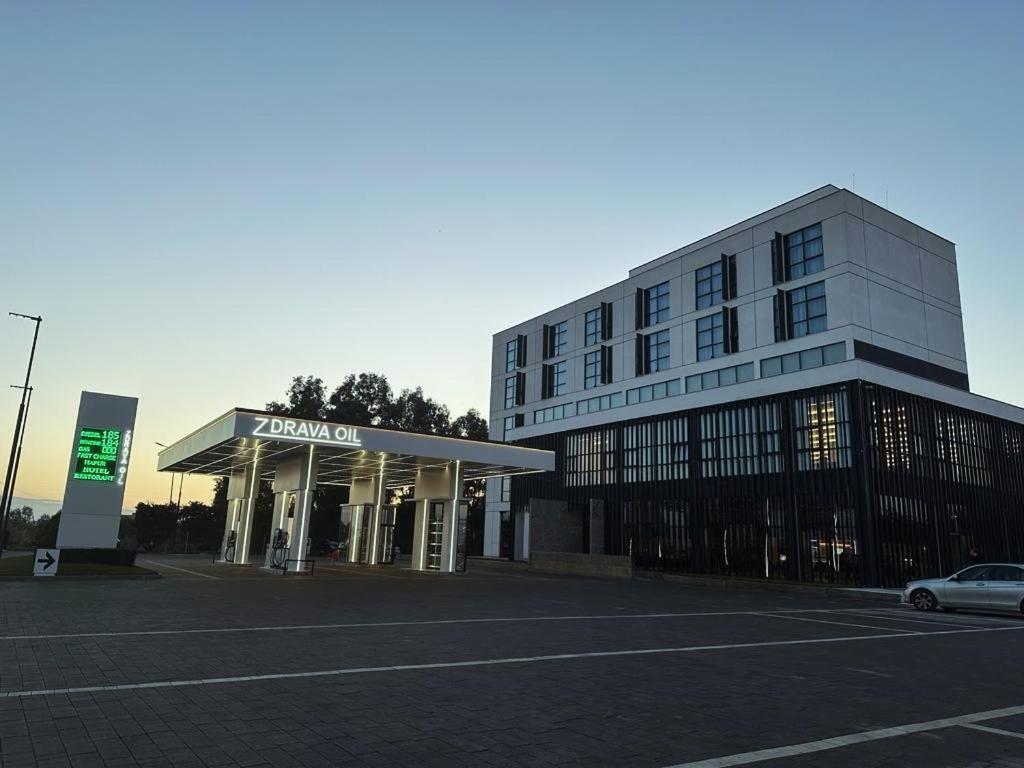 Resort Zdrava Savra Buitenkant foto